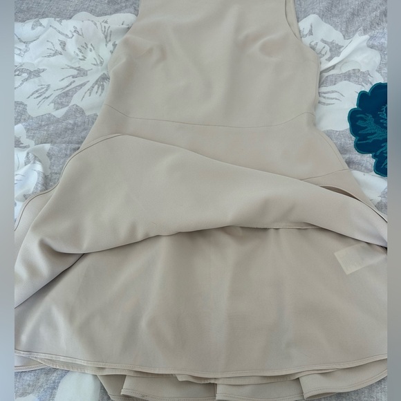 Alice + Olivia Dress Women’s 6 Cream Palmira Tiered Crepe Mini Sleeveless - Picture 7 of 9